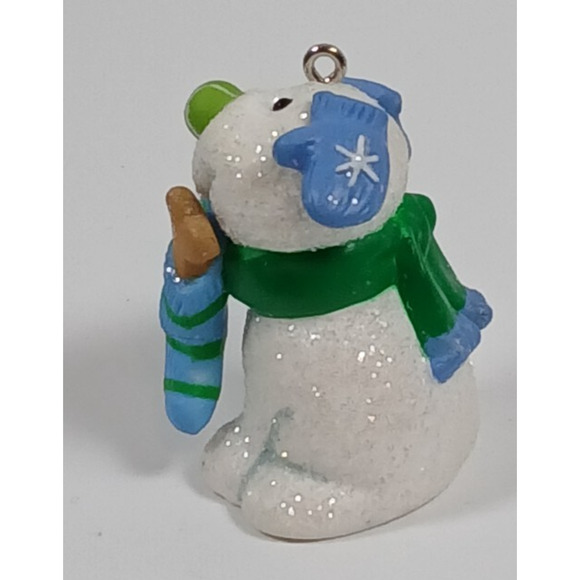 Hallmark Keepsake Ornament 2009 A TASTY LITTLE TREAT DOG - Picture 7 of 10